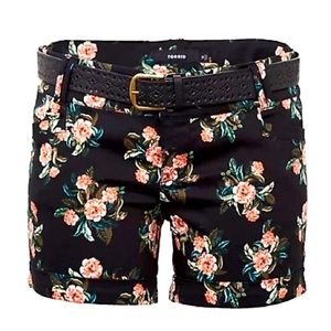 Torrid Santeen Floral cuffed black shorts with peach flowers Size:14